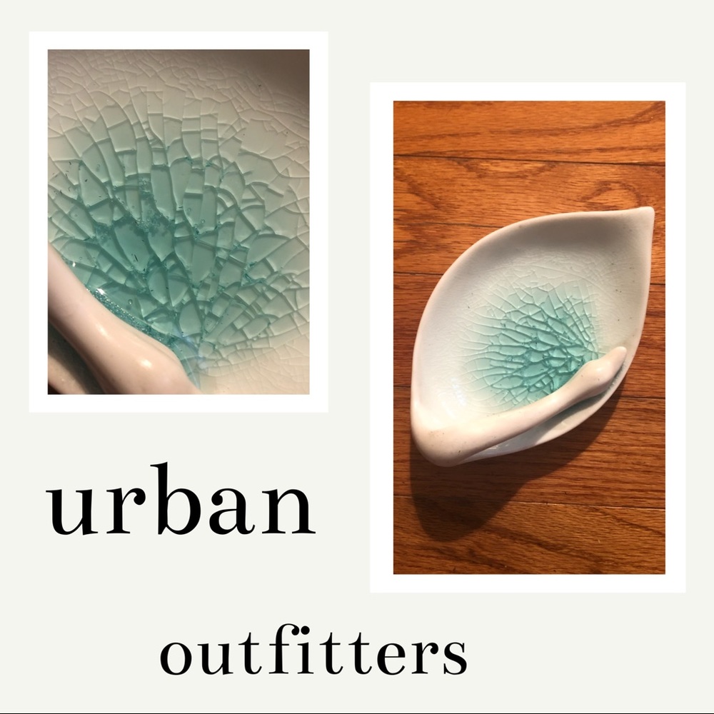 UO swan “cracked” glass catch-all dish